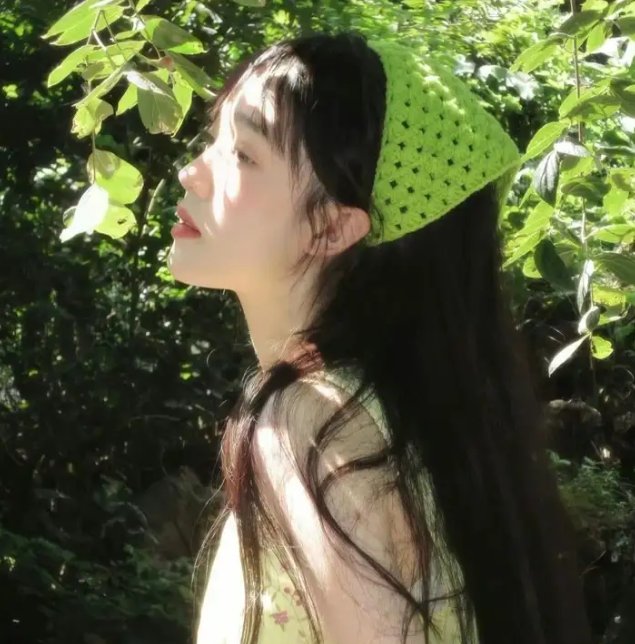 年轻女孩爱过来